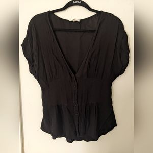 Black flirty blouse (L)